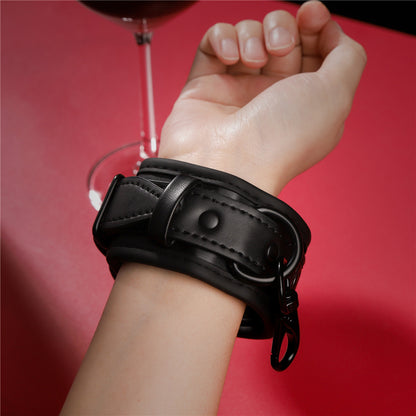Kinstoys BDSM handcuff