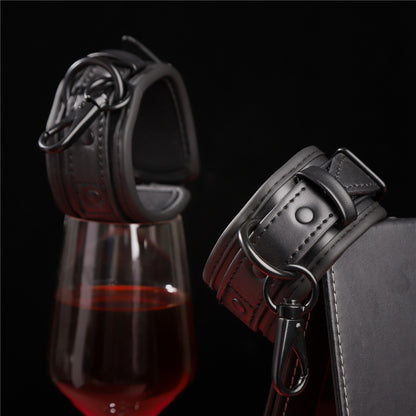 Kinstoys BDSM handcuff