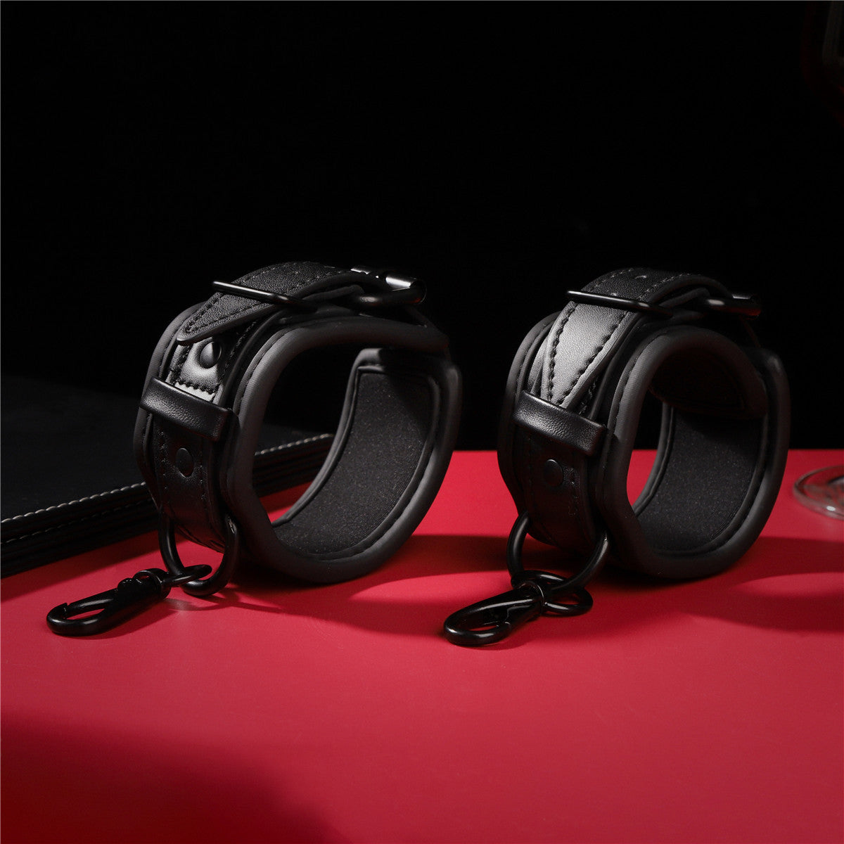 Kinstoys BDSM handcuff