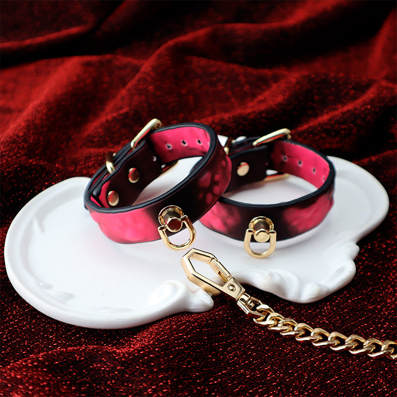 BDSM Bondage Handcuffs with 3D Cat Paw Design – Heat-Sensitive Color-Changing Leather – Adult Novelty Item