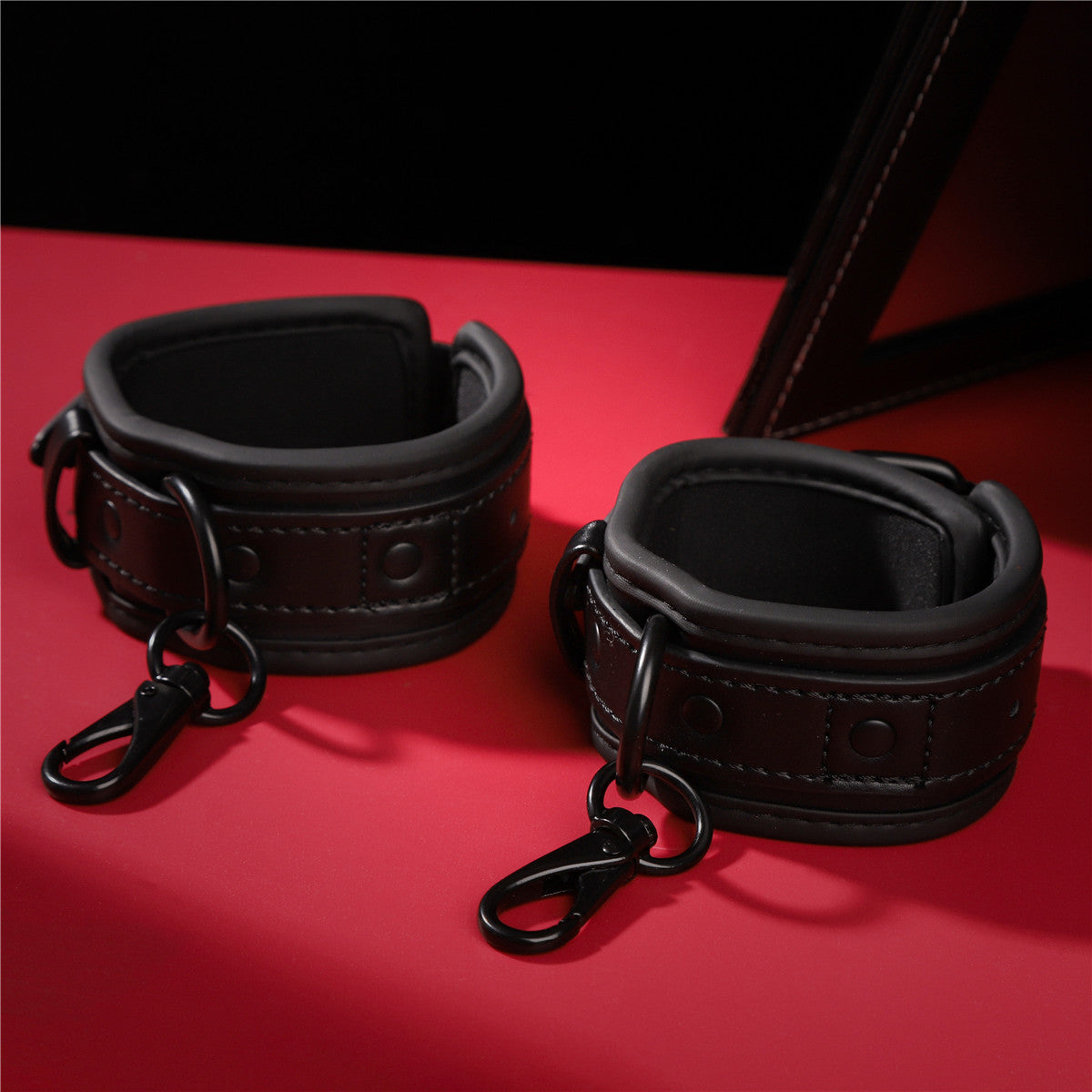 Kinstoys BDSM handcuff
